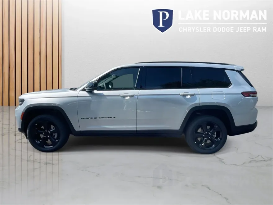 2025 Jeep Grand Cherokee Limited photo 1