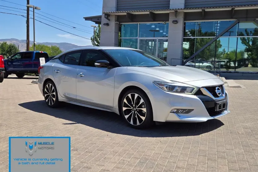2018 Nissan Maxima SR photo 1