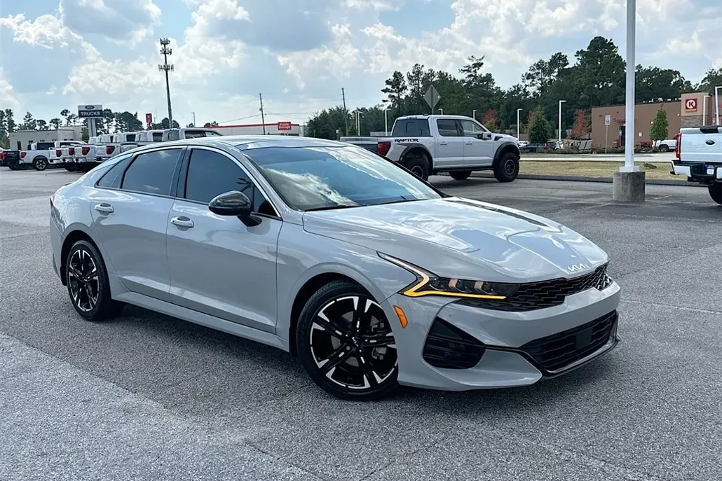 2023 Kia K5 GT-Line photo 1