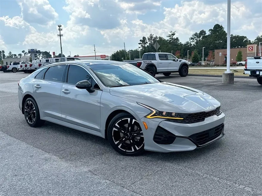 2023 Kia K5 GT-Line photo 1