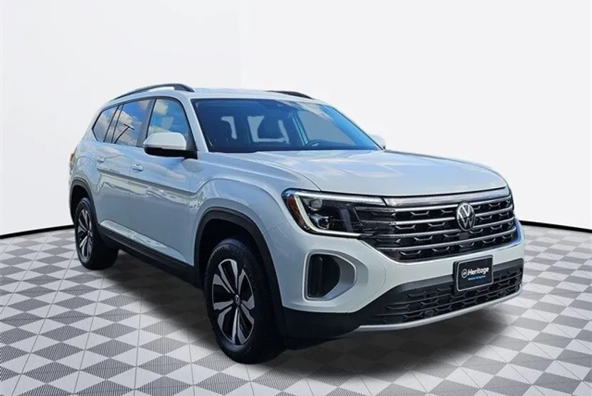 2024 Volkswagen Atlas SE photo 1