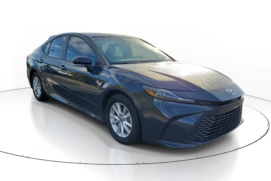 2025 Toyota Camry LE photo 1