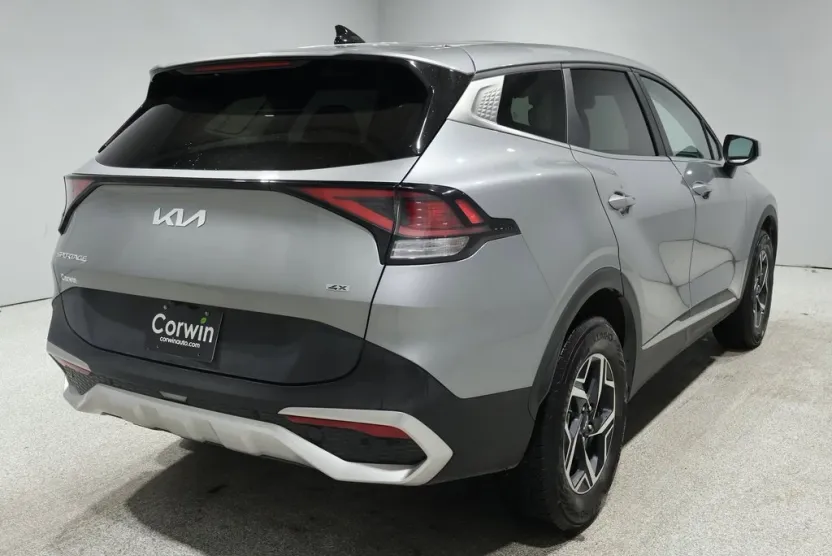 2023 Kia Sportage LX photo 1