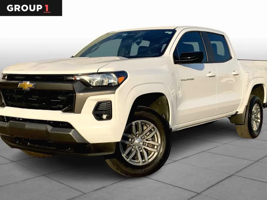 2023 Chevrolet Colorado LT photo 1