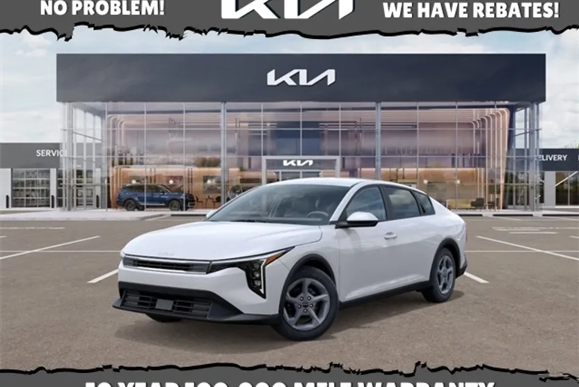2025 Kia K4 LXS photo 1
