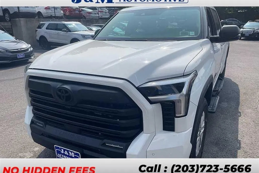 2022 Toyota Tundra SR5 photo 1