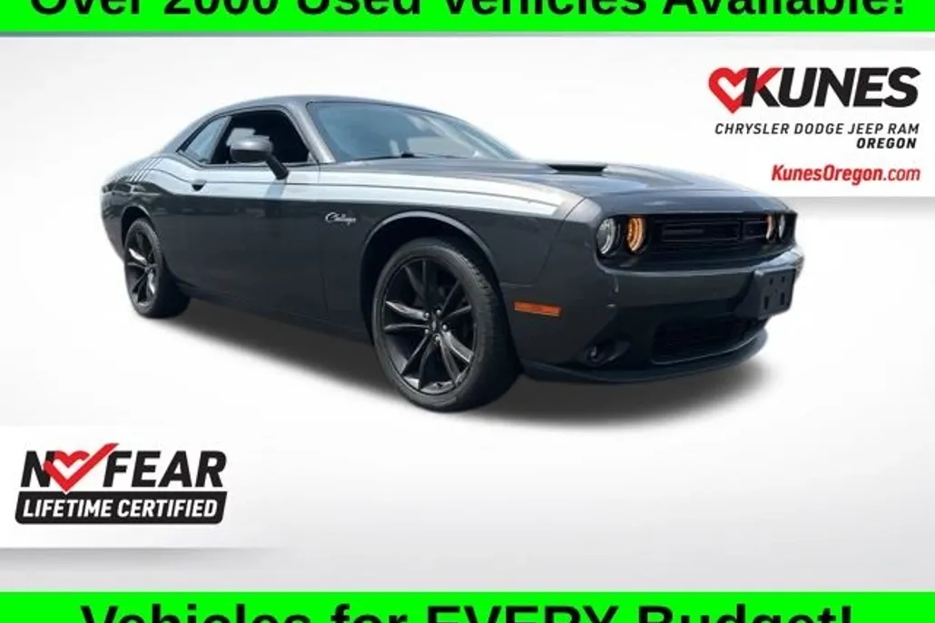 2018 Dodge Challenger SXT photo 1