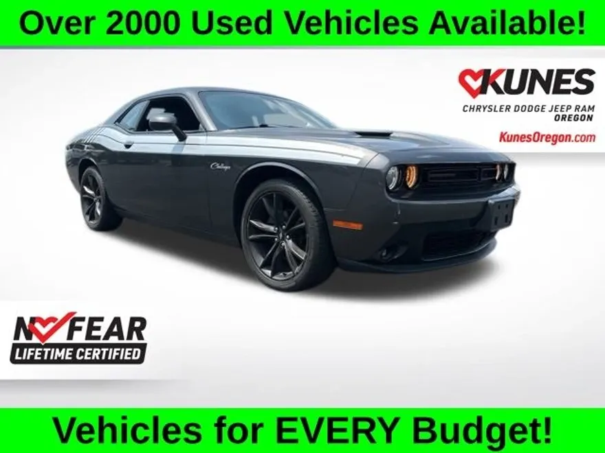 2018 Dodge Challenger SXT photo 1