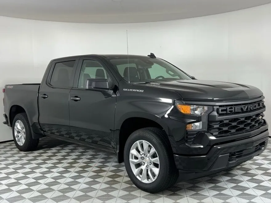 2025 Chevrolet Silverado 1500 Custom photo 1