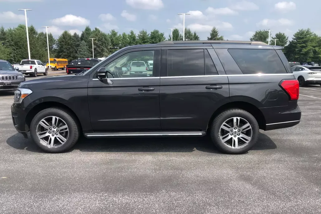 2022 Ford Expedition XLT photo 1
