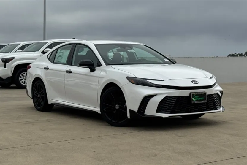 2026 Toyota Camry photo 1