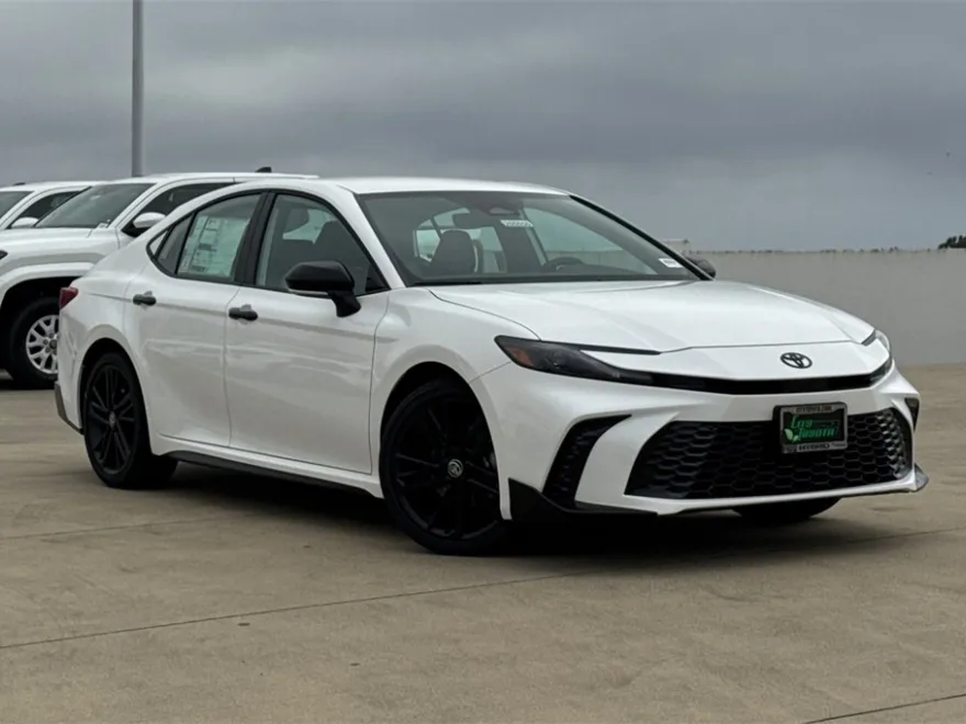 2026 Toyota Camry photo 1