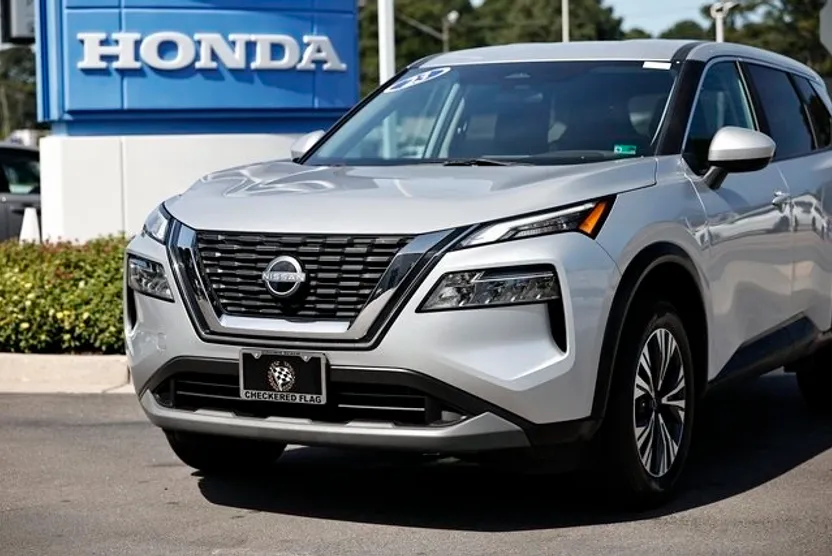 2023 Nissan Rogue SV photo 1