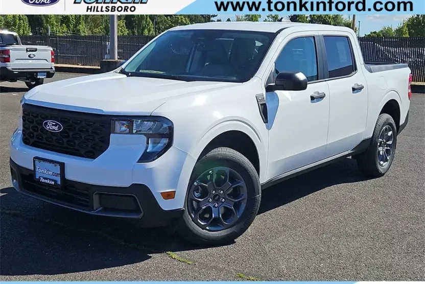 2025 Ford Maverick XLT photo 1
