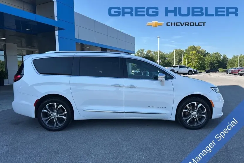 2021 Chrysler Pacifica Pinnacle photo 1