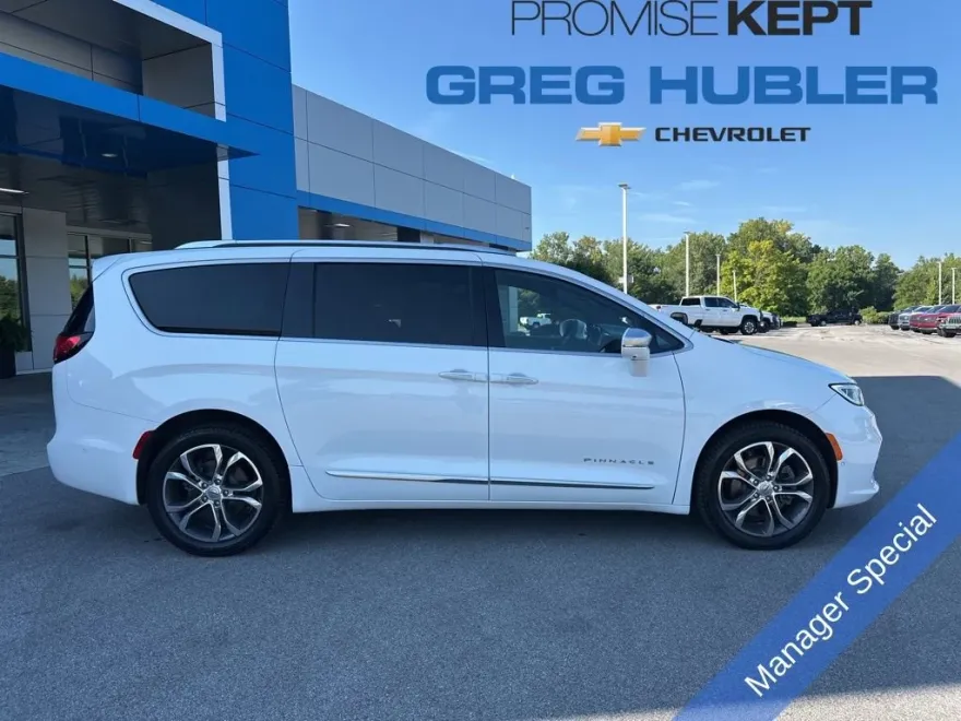 2021 Chrysler Pacifica Pinnacle photo 1