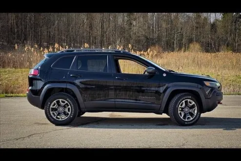 2019 Jeep Cherokee Trailhawk photo 3