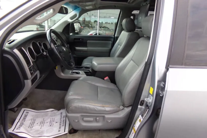 2011 Toyota Sequoia SR5 photo 1