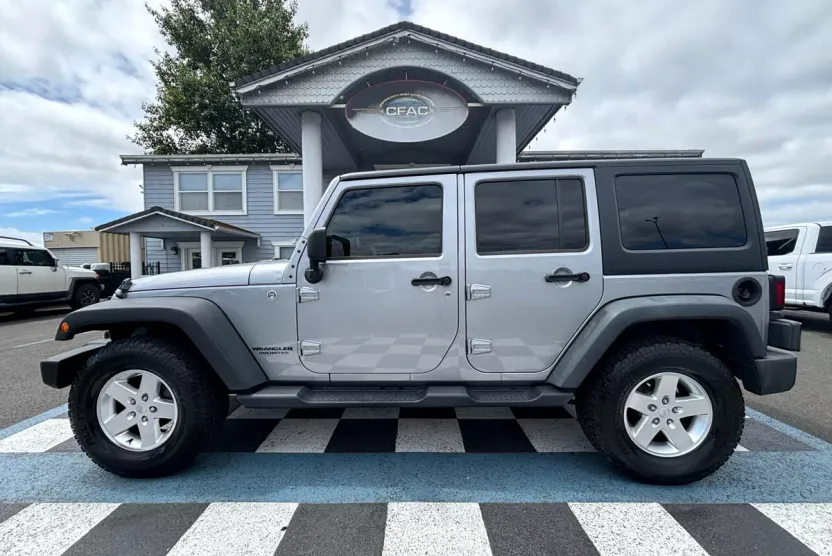 2013 Jeep Wrangler Unlimited Sport photo 1