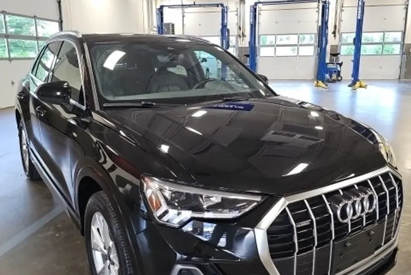 2023 Audi Q3 45 TFSI S line Premium photo 1