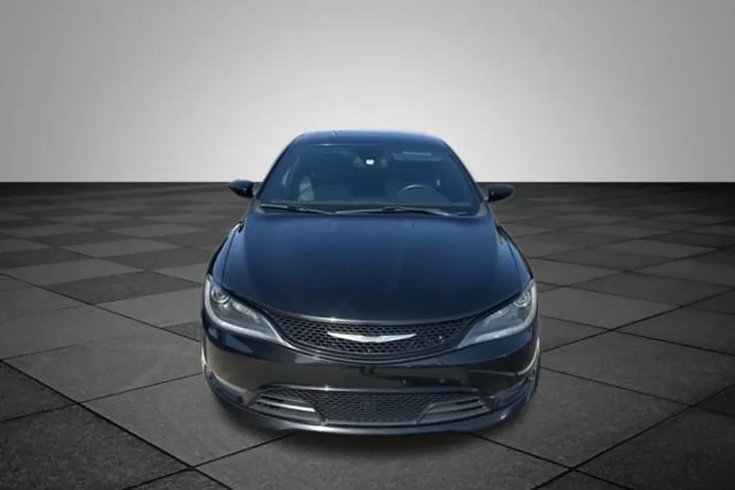 2015 Chrysler 200 S photo 1