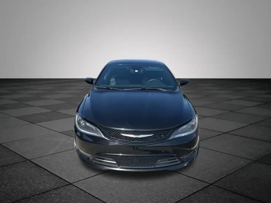 2015 Chrysler 200 S photo 1