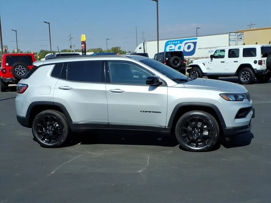 2026 Jeep Compass Latitude Altitude photo 1