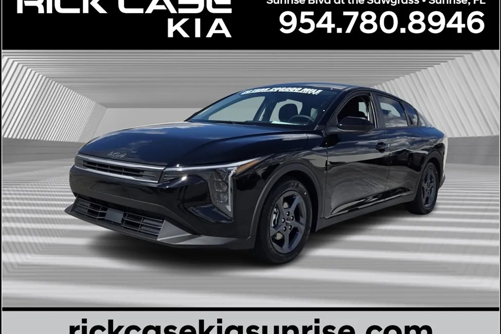 2025 Kia K4 LXS photo 1