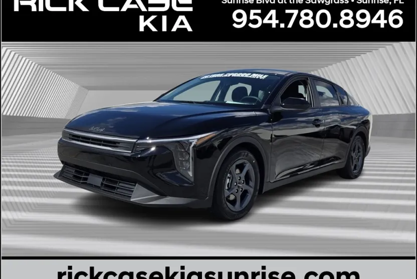 2025 Kia K4 LXS photo 1