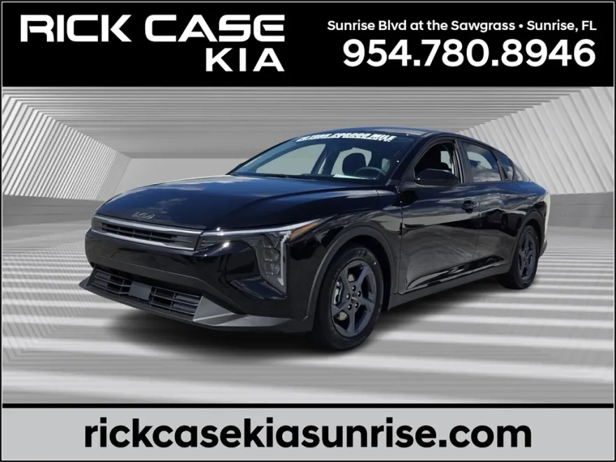 2025 Kia K4 LXS photo 1