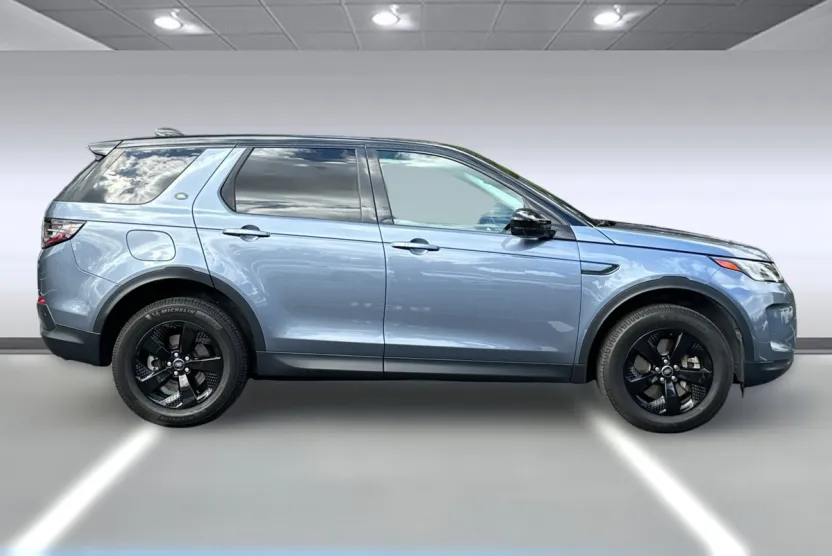 2020 Land Rover Discovery Sport SE photo 1