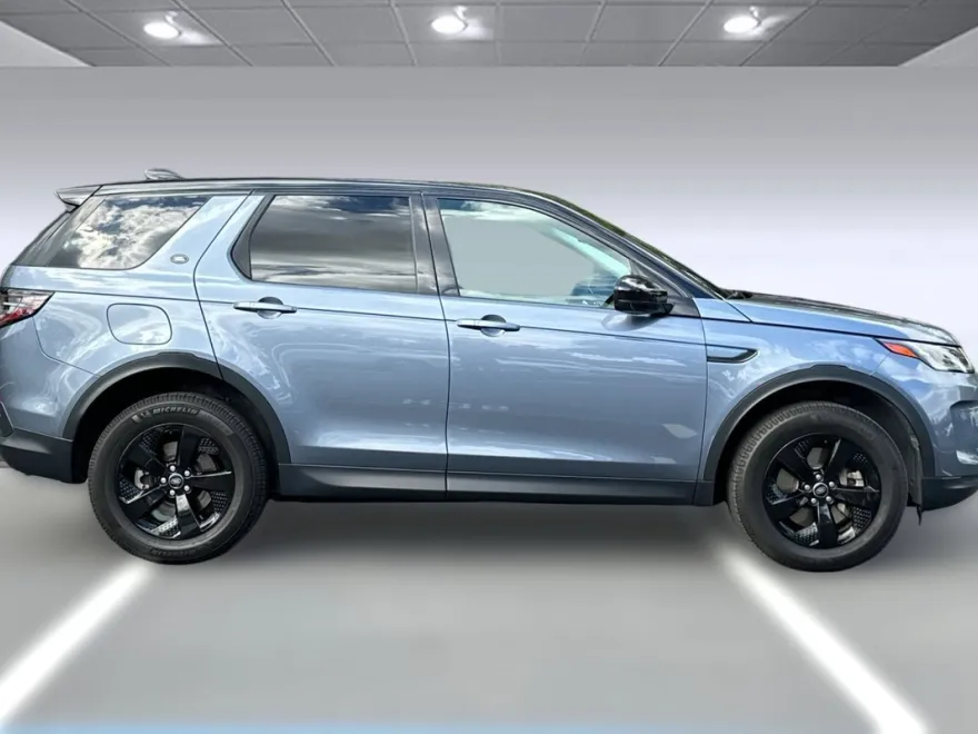 2020 Land Rover Discovery Sport SE photo 1