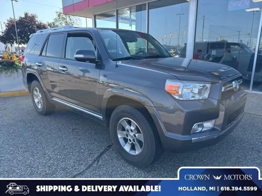 2013 Toyota 4Runner SR5 photo 1