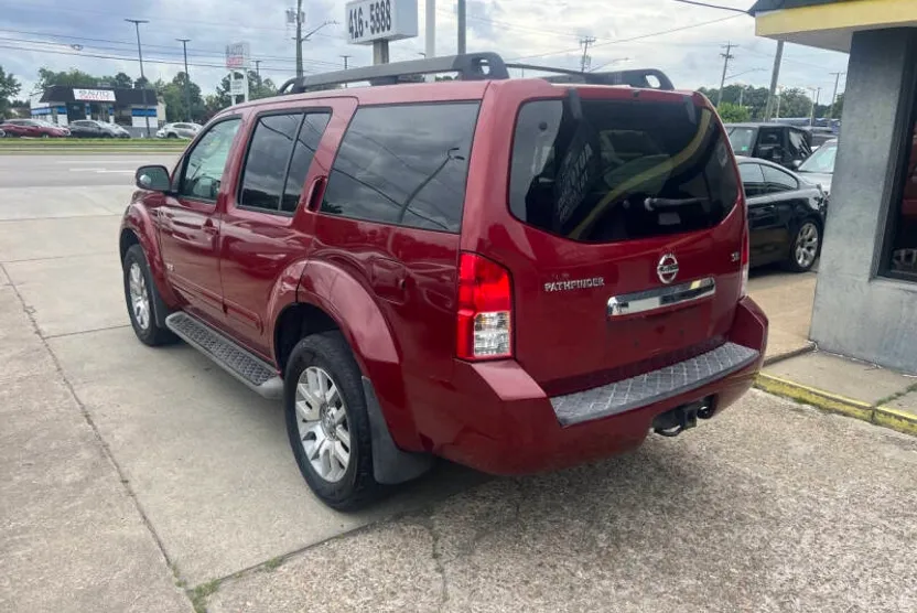 2008 Nissan Pathfinder 4x4 SE photo 1
