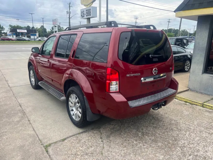 2008 Nissan Pathfinder 4x4 SE photo 1
