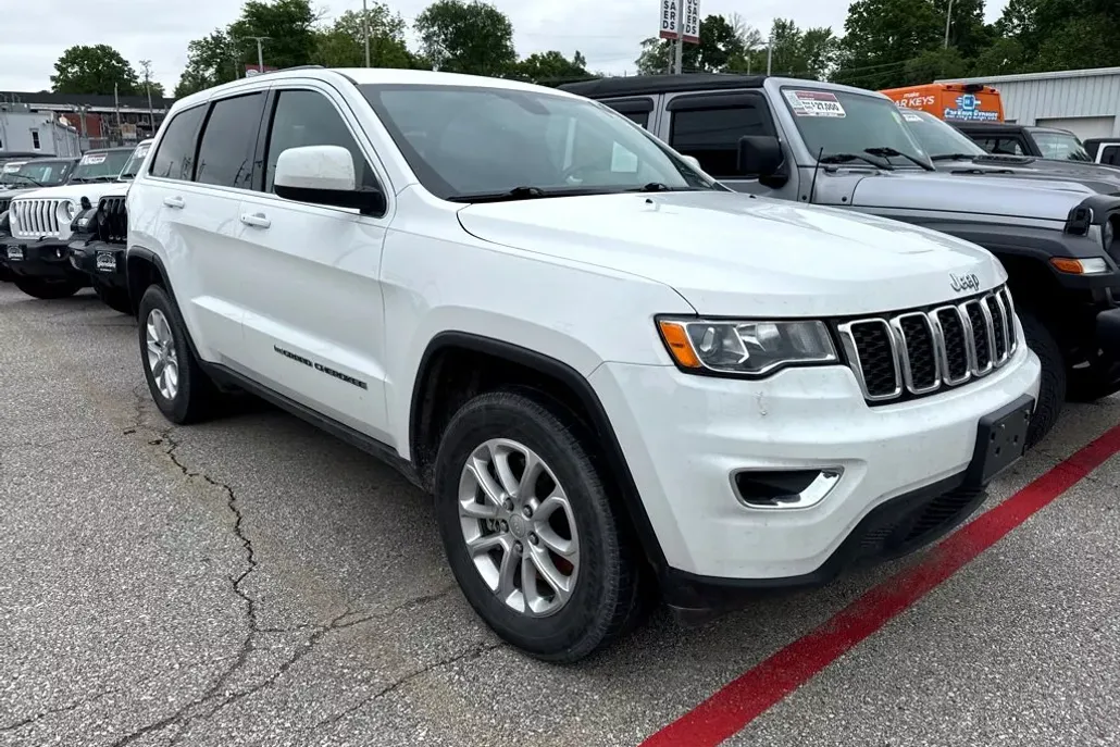 2022 Jeep Grand Cherokee Laredo X photo 1
