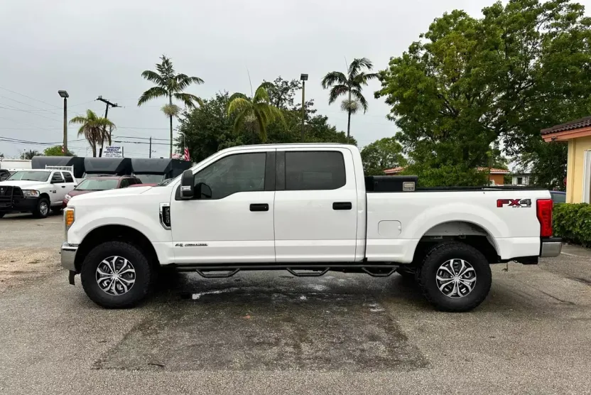 2017 Ford F-250 photo 1