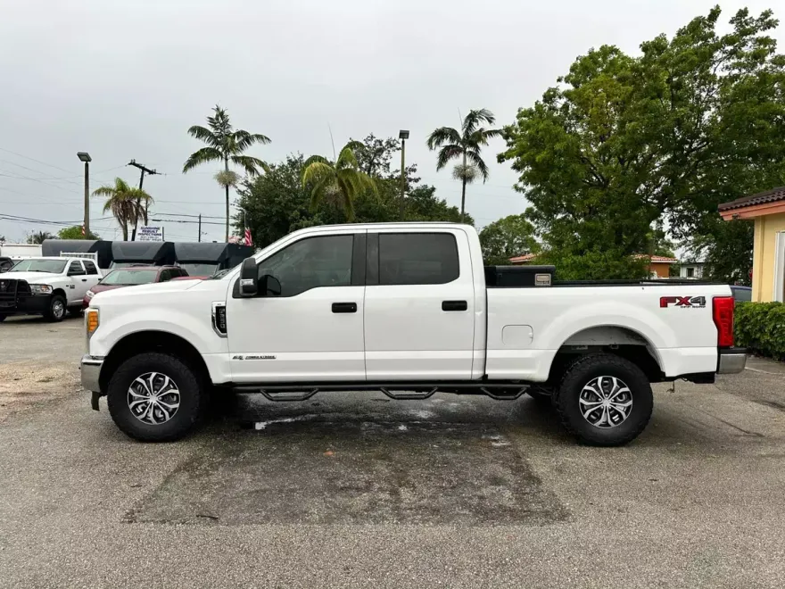 2017 Ford F-250 photo 1