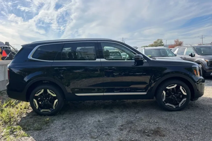 2025 Kia Telluride EX photo 1