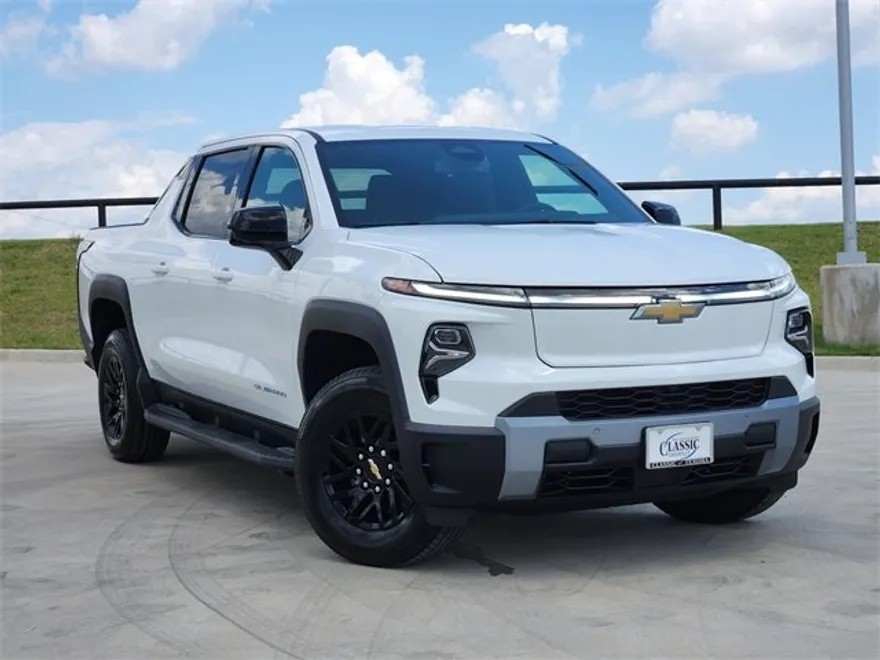 2026 Chevrolet Silverado EV LT photo 1