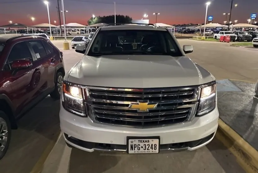 2017 Chevrolet Tahoe LT photo 1