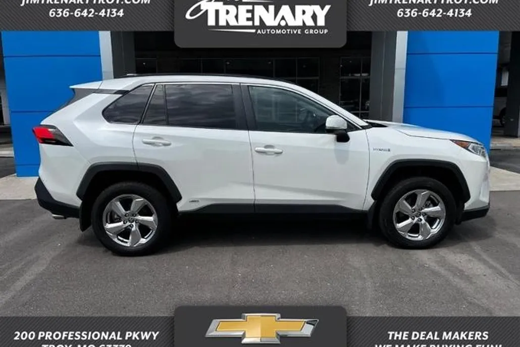 2021 Toyota RAV4 Hybrid LE photo 1