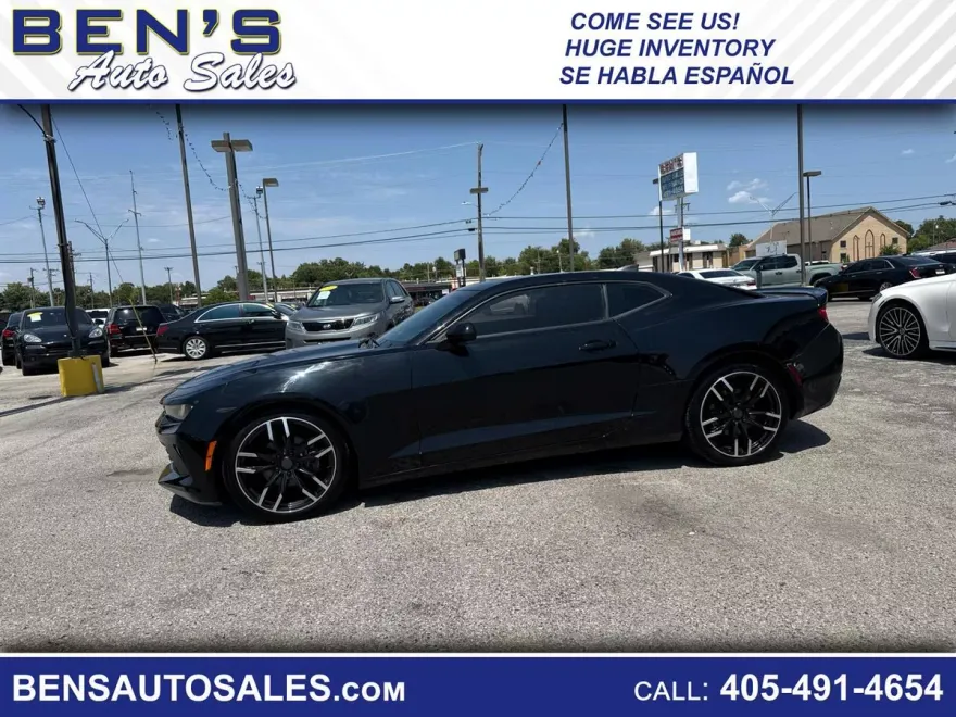 2016 Chevrolet Camaro 1LT Coupe photo 1