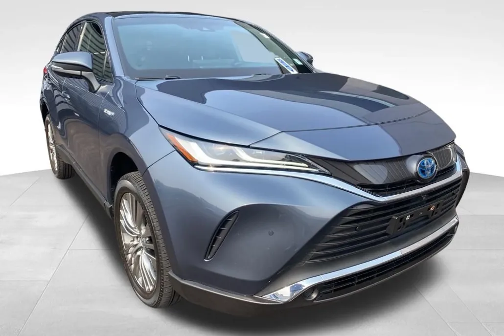 2021 Toyota Venza LE photo 1
