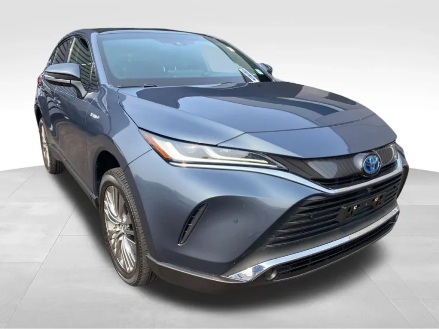 2021 Toyota Venza LE photo 1