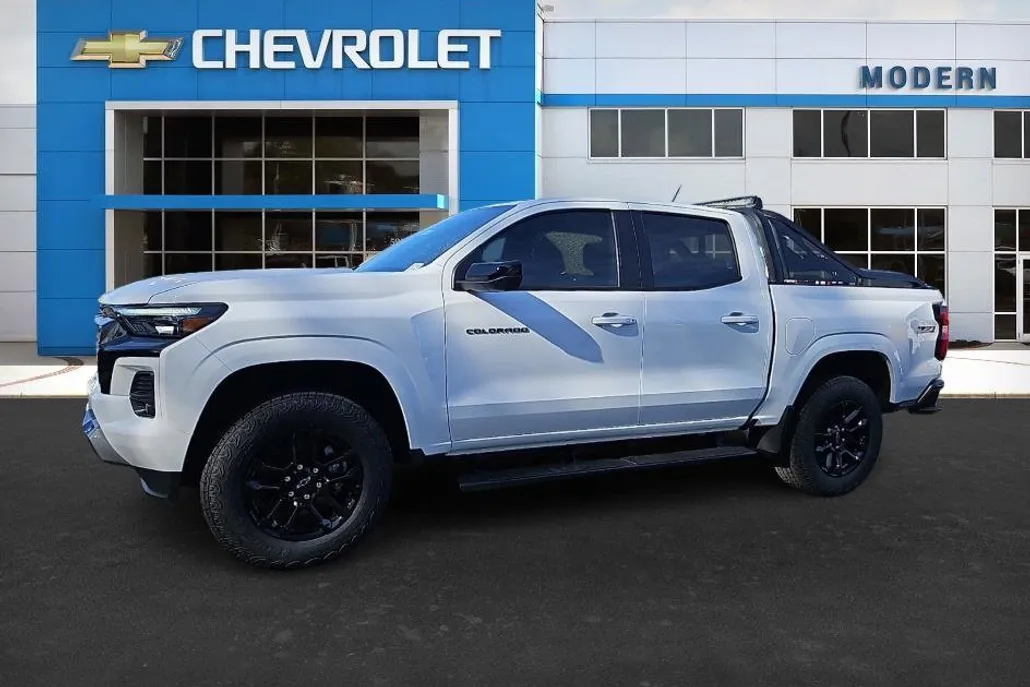2025 Chevrolet Colorado Z71 photo 1