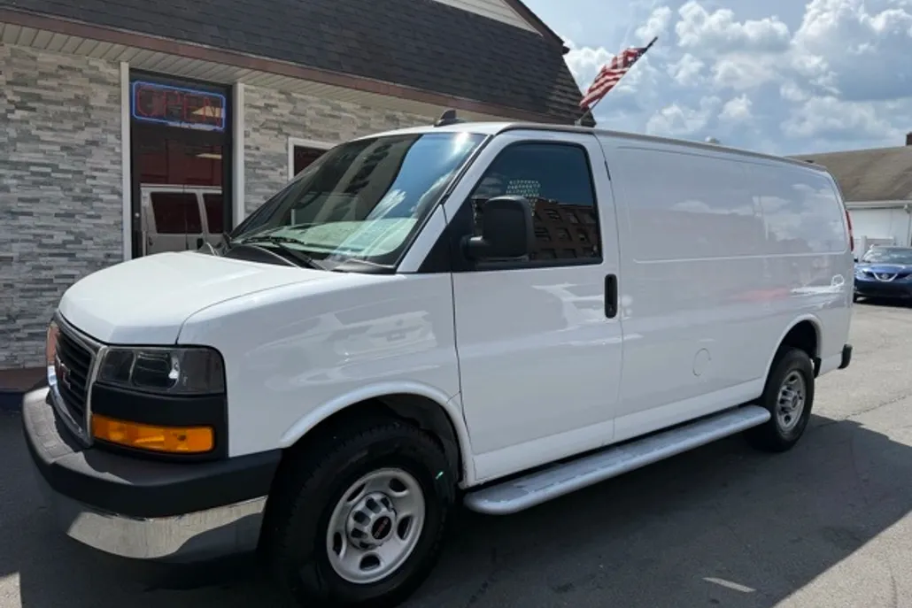 2023 Gmc Savana 2500 Cargo photo 1
