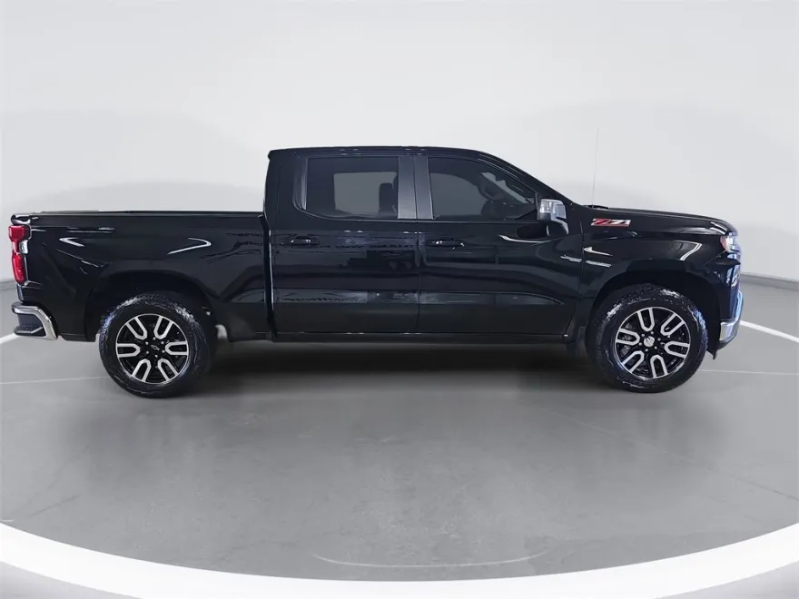 2019 Chevrolet Silverado 1500 LT photo 1