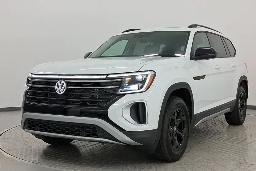 2025 Volkswagen Atlas Peak Edition SE photo 1