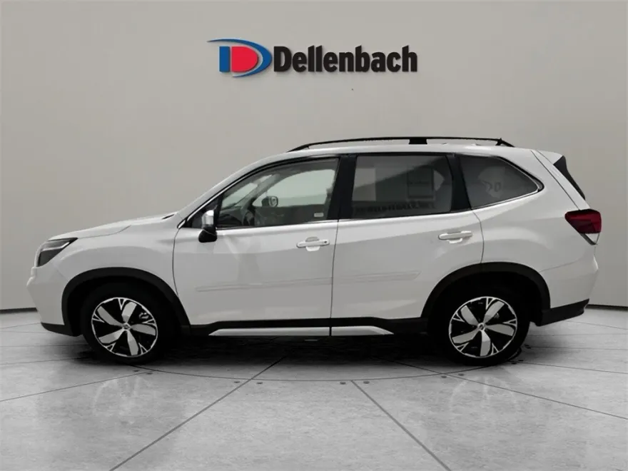 2020 Subaru Forester Touring photo 1